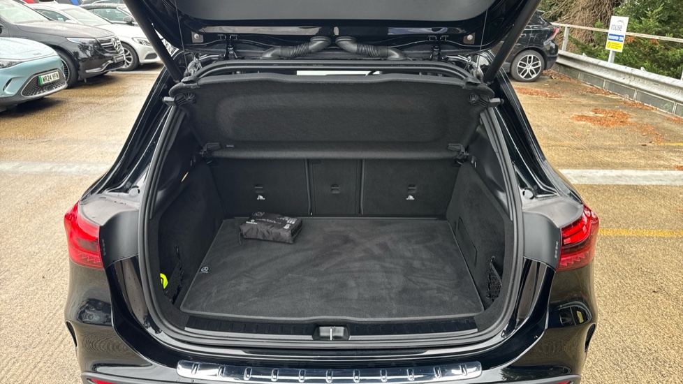 Mercedes-Benz GLA 220d 4Matic AMG Line Premium Plus 5dr Auto Diesel Hatchback - Image 4