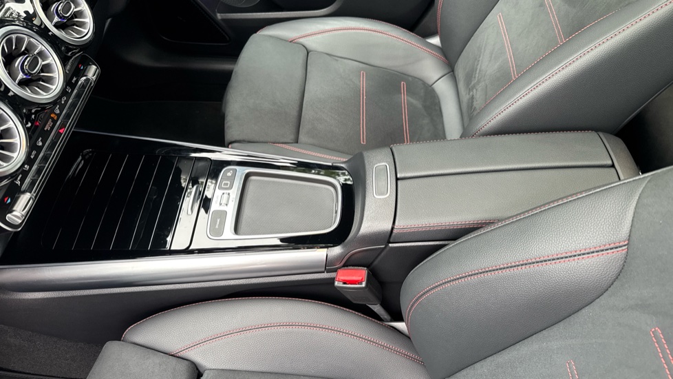 Mercedes-Benz GLA 220d 4Matic AMG Line Premium Plus 5dr Auto Diesel Hatchback - Image 13