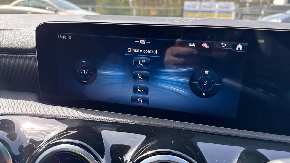 Mercedes-Benz CLA 180 Sport Executive 5dr Tip Auto Petrol Estate - Image 31