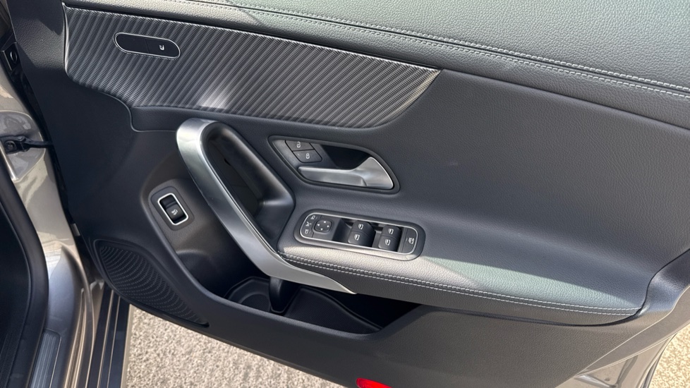 Mercedes-Benz CLA 180 Sport Executive 5dr Tip Auto Petrol Estate - Image 43