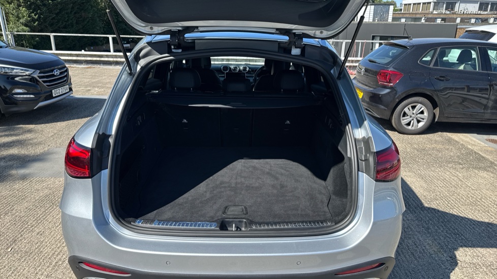 Mercedes-Benz GLC 300 4Matic AMG Line 5dr 9G-Tronic Petrol Estate - Image 4