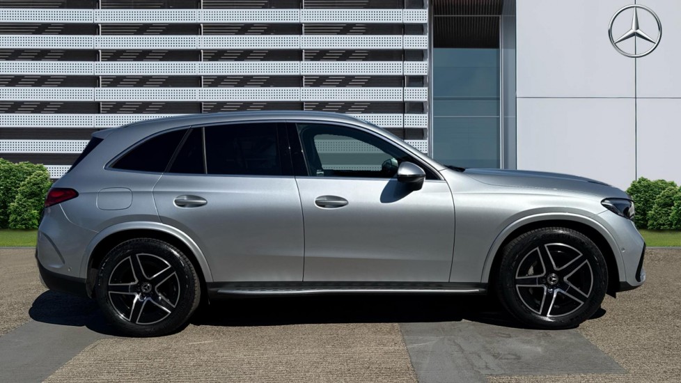 Mercedes-Benz GLC 300 4Matic AMG Line 5dr 9G-Tronic Petrol Estate - Image 5