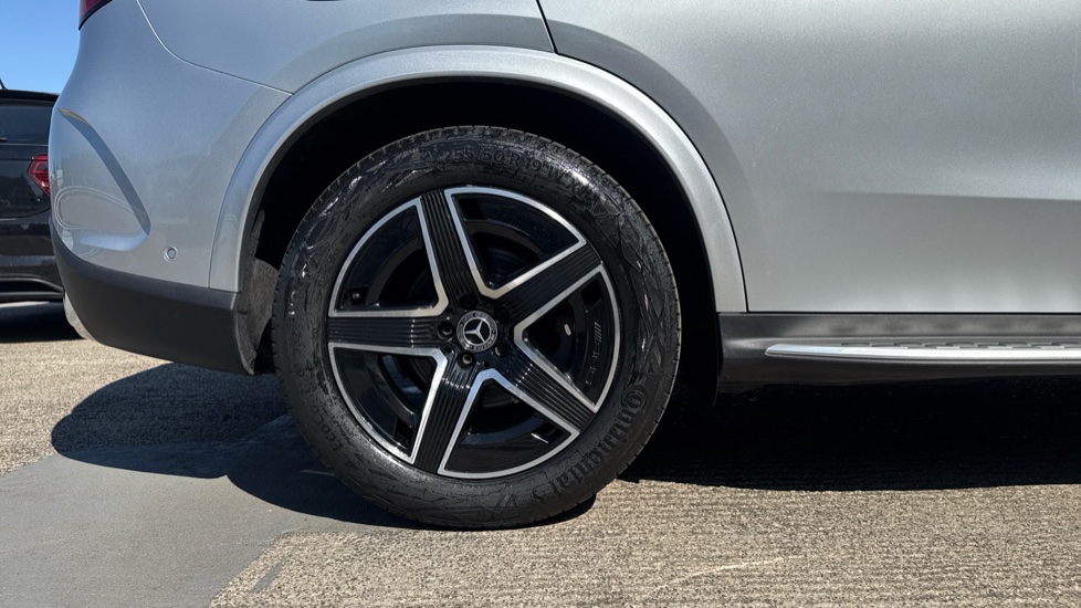 Mercedes-Benz GLC 300 4Matic AMG Line 5dr 9G-Tronic Petrol Estate - Image 7