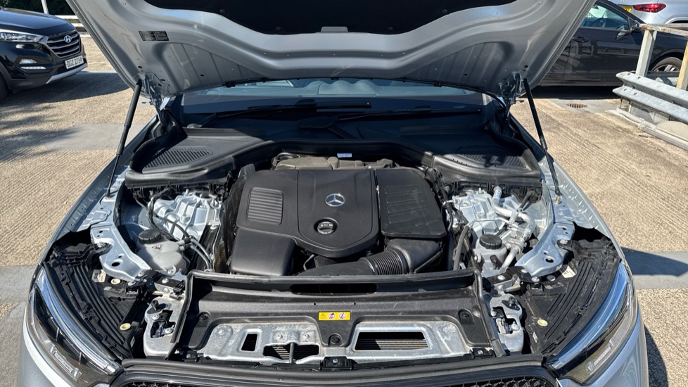 Mercedes-Benz GLC 300 4Matic AMG Line 5dr 9G-Tronic Petrol Estate - Image 8