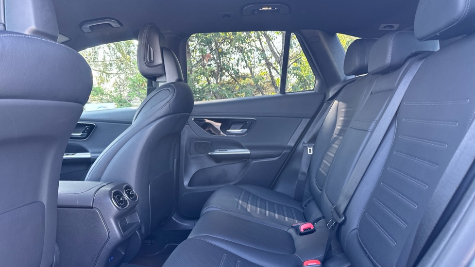Mercedes-Benz GLC 300 4Matic AMG Line 5dr 9G-Tronic Petrol Estate - Image 16