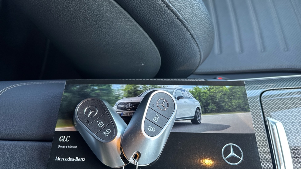 Mercedes-Benz GLC 300 4Matic AMG Line 5dr 9G-Tronic Petrol Estate - Image 19