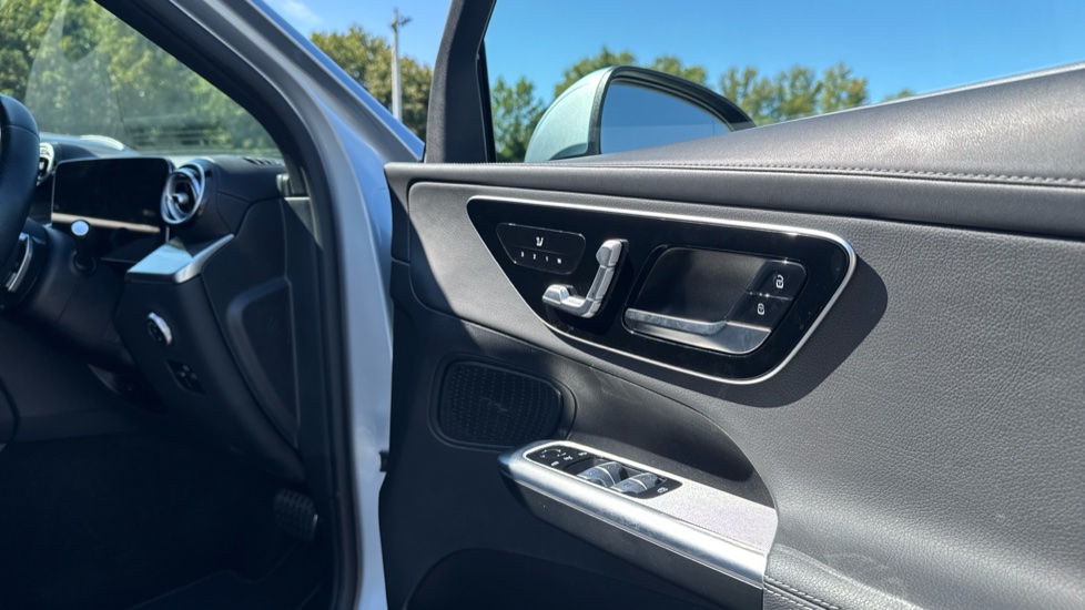 Mercedes-Benz GLC 300 4Matic AMG Line 5dr 9G-Tronic Petrol Estate - Image 25