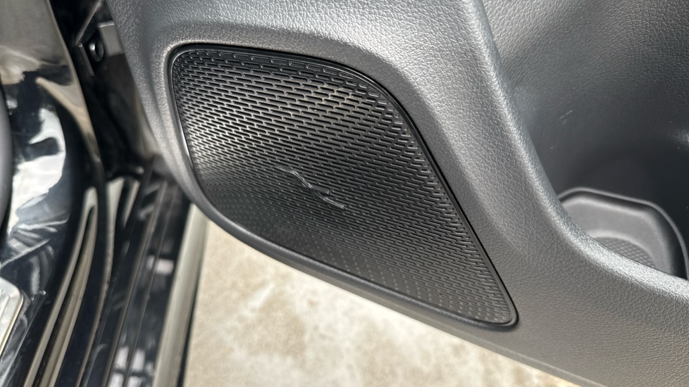 Mercedes-Benz CLA 180 AMG Line Premium 5dr Tip Auto Petrol Estate - Image 33