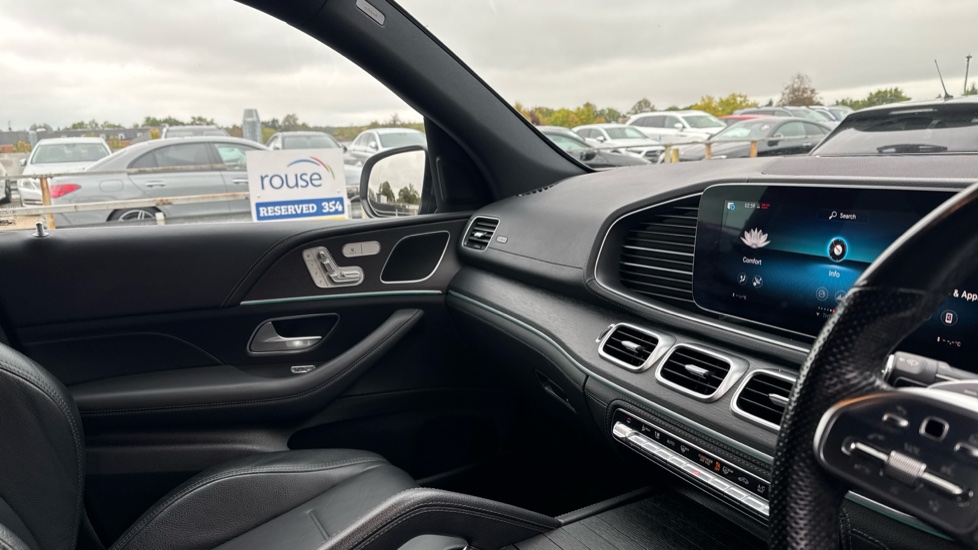 Mercedes-Benz GLE 400d 4Matic AMG Line Prem 5dr 9G-Tronic [7 St] Diesel Estate - Image 14