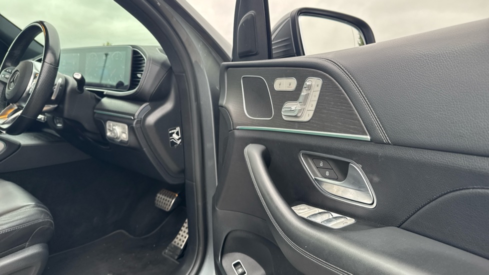 Mercedes-Benz GLE 400d 4Matic AMG Line Prem 5dr 9G-Tronic [7 St] Diesel Estate - Image 26