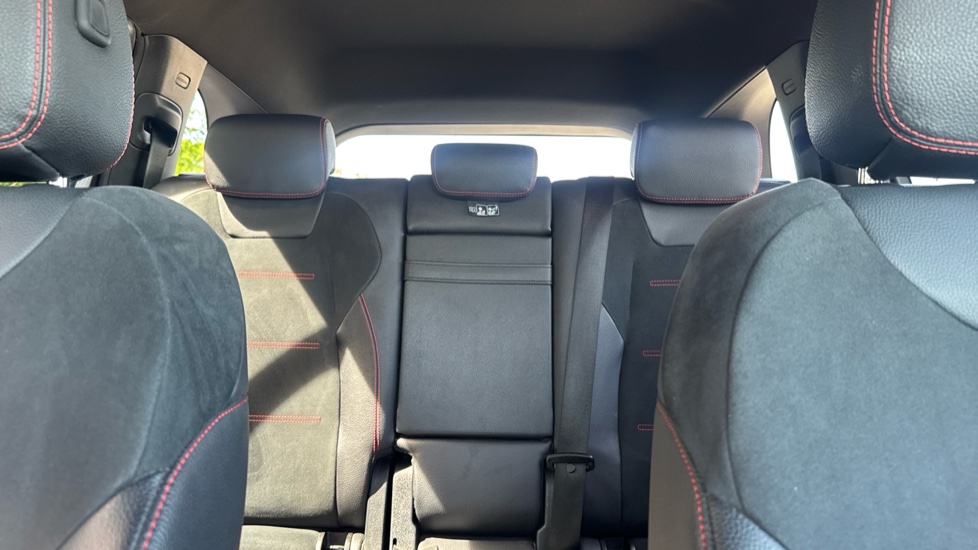 Mercedes-Benz GLB 200 AMG Line Premium 5dr 7G-Tronic Petrol Estate - Image 15