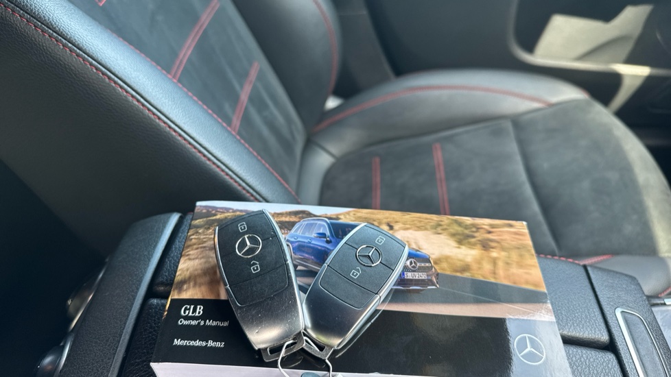 Mercedes-Benz GLB 200 AMG Line Premium 5dr 7G-Tronic Petrol Estate - Image 19
