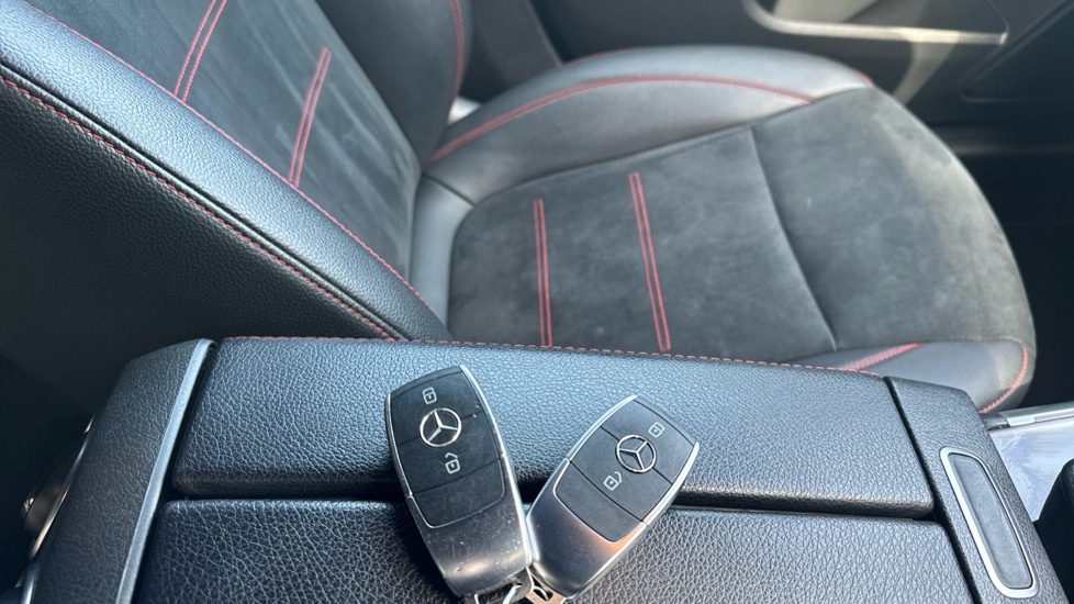 Mercedes-Benz GLB 200 AMG Line Premium 5dr 7G-Tronic Petrol Estate - Image 20
