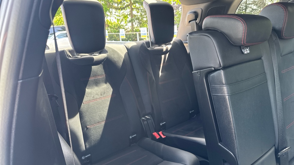 Mercedes-Benz GLB 200 AMG Line Premium 5dr 7G-Tronic Petrol Estate - Image 30