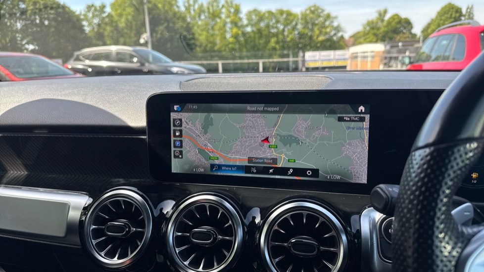 Mercedes-Benz GLB 200 AMG Line Premium 5dr 7G-Tronic Petrol Estate - Image 44