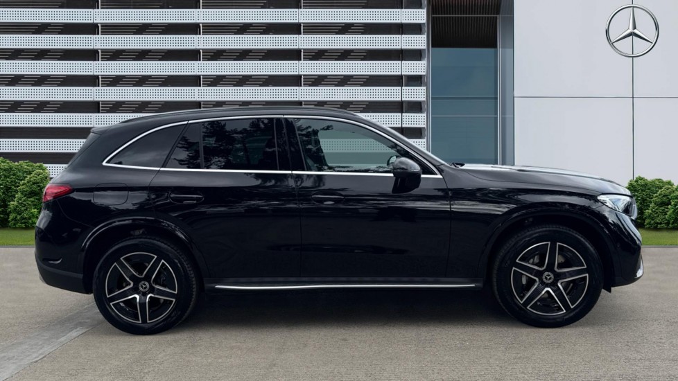 Mercedes-Benz GLC 300e 4Matic AMG Line 5dr 9G-Tronic Estate - Image 5
