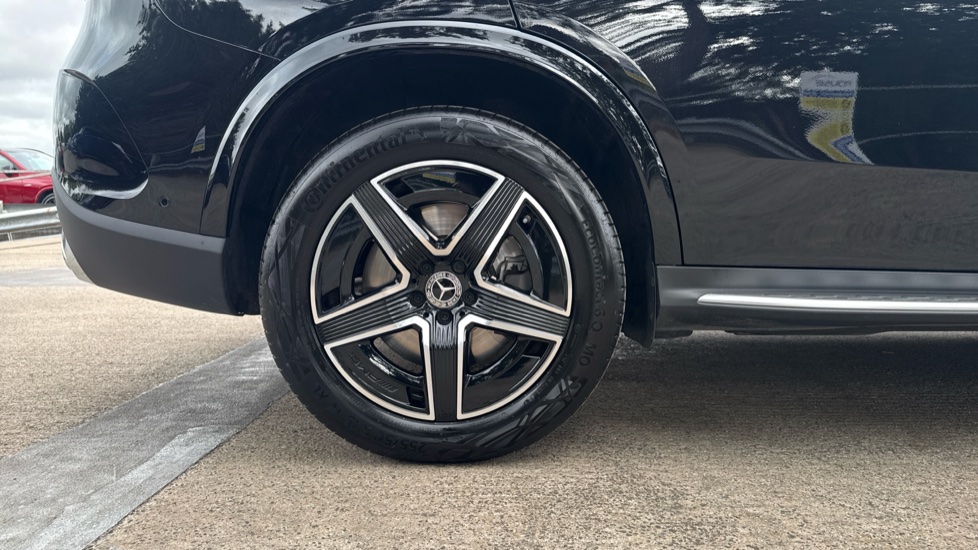 Mercedes-Benz GLC 300e 4Matic AMG Line 5dr 9G-Tronic Estate - Image 7