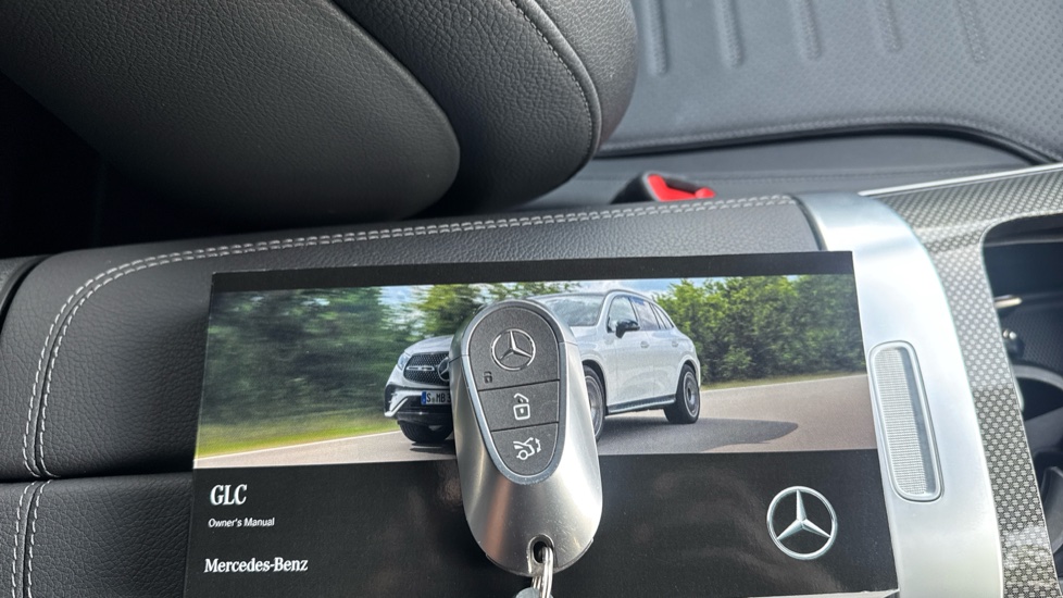 Mercedes-Benz GLC 300e 4Matic AMG Line 5dr 9G-Tronic Estate - Image 19