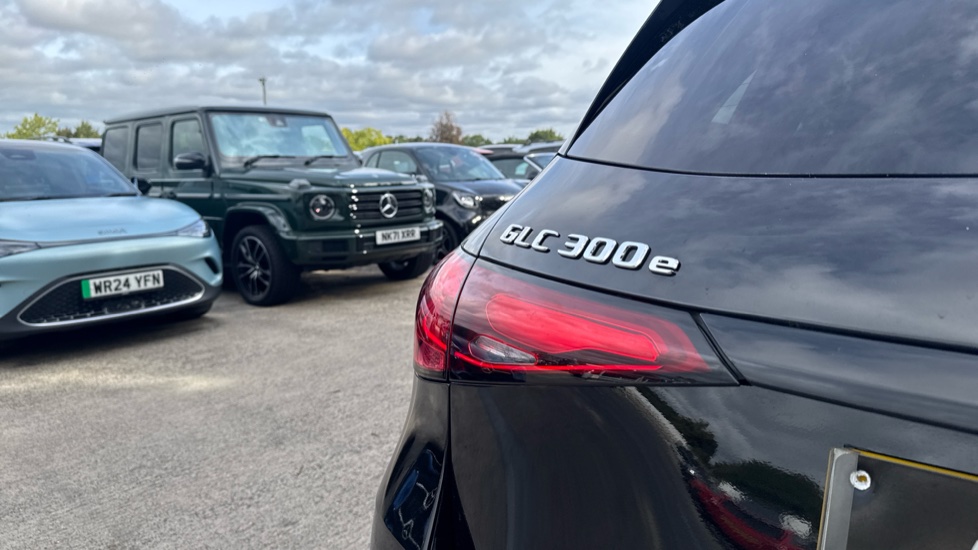 Mercedes-Benz GLC 300e 4Matic AMG Line 5dr 9G-Tronic Estate - Image 21