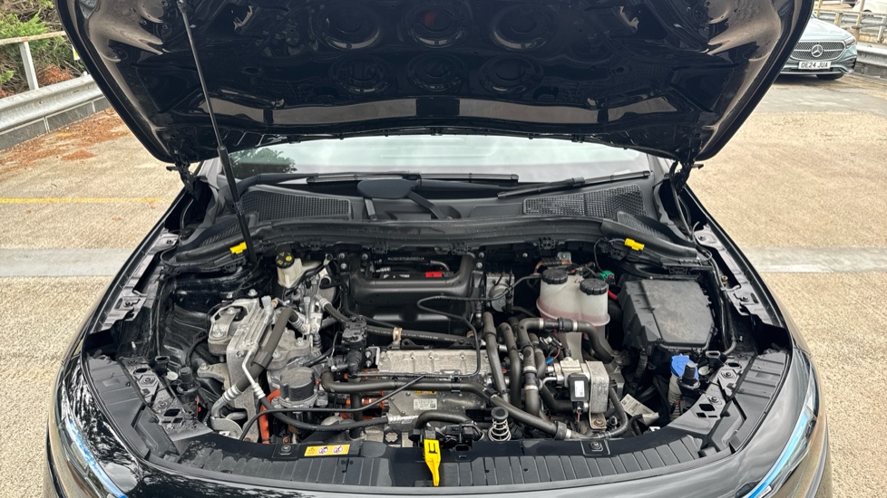 Mercedes-Benz Eqa 250 140kW AMG Line 66.5kWh 5dr Auto Electric Hatchback - Image 8