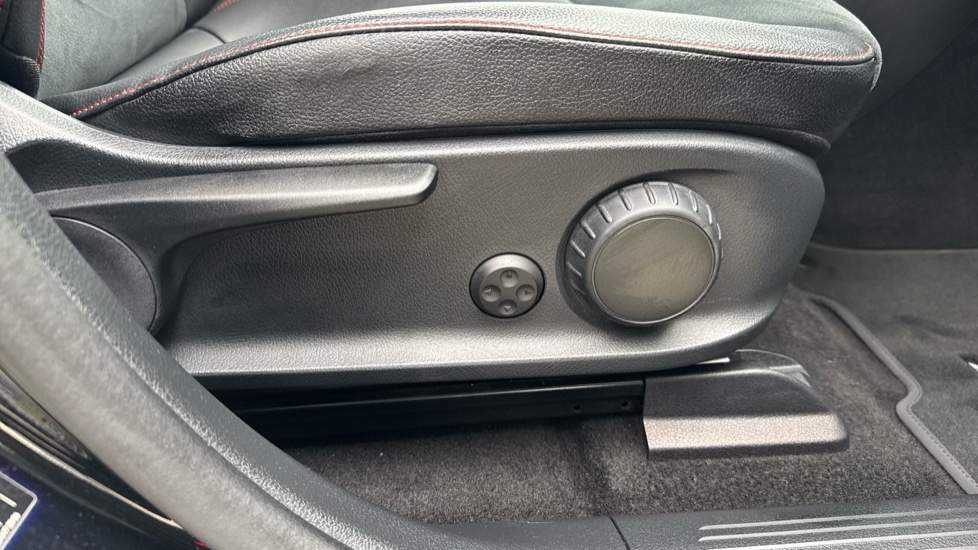 Mercedes-Benz Eqa 250 140kW AMG Line 66.5kWh 5dr Auto Electric Hatchback - Image 24