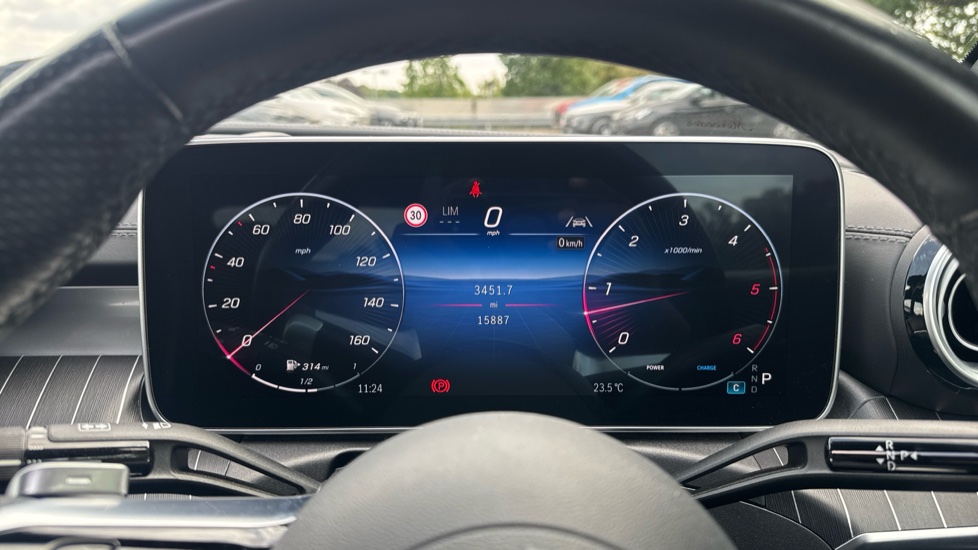 Mercedes-Benz Cle 220d AMG Line Premium Plus 2dr 9G-Tronic Diesel Coupe - Image 31