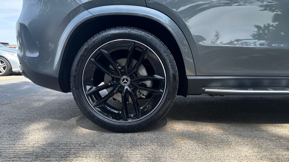 Mercedes-Benz GLE 400e 4Matic AMG Line Premium + 5dr 9G-Tronic Estate - Image 7