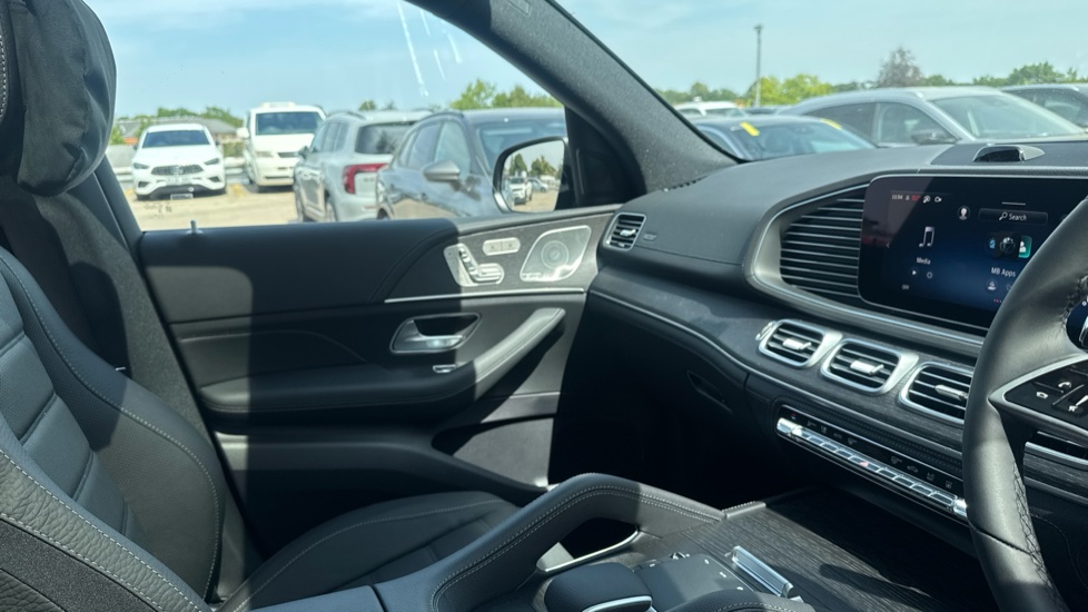Mercedes-Benz GLE 400e 4Matic AMG Line Premium + 5dr 9G-Tronic Estate - Image 14