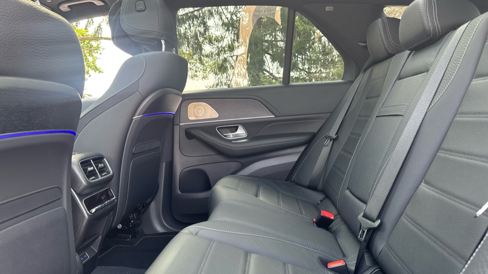 Mercedes-Benz GLE 400e 4Matic AMG Line Premium + 5dr 9G-Tronic Estate - Image 16