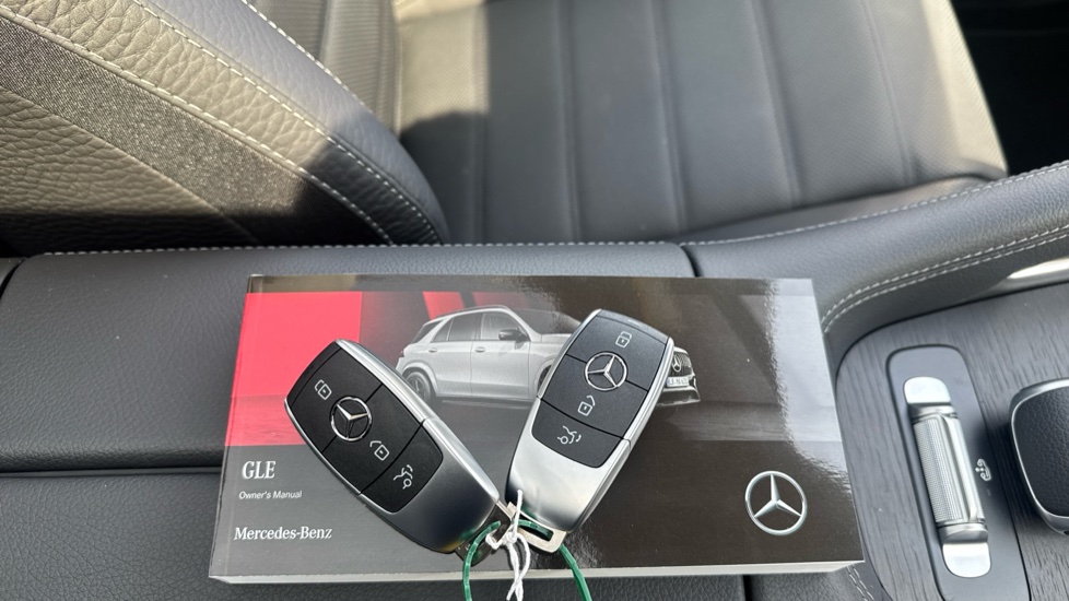 Mercedes-Benz GLE 400e 4Matic AMG Line Premium + 5dr 9G-Tronic Estate - Image 19