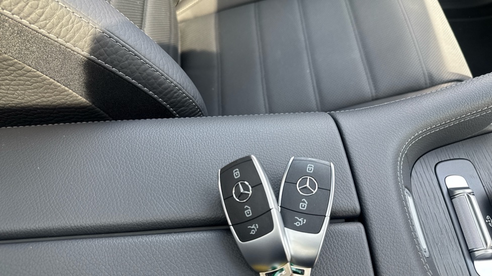 Mercedes-Benz GLE 400e 4Matic AMG Line Premium + 5dr 9G-Tronic Estate - Image 20