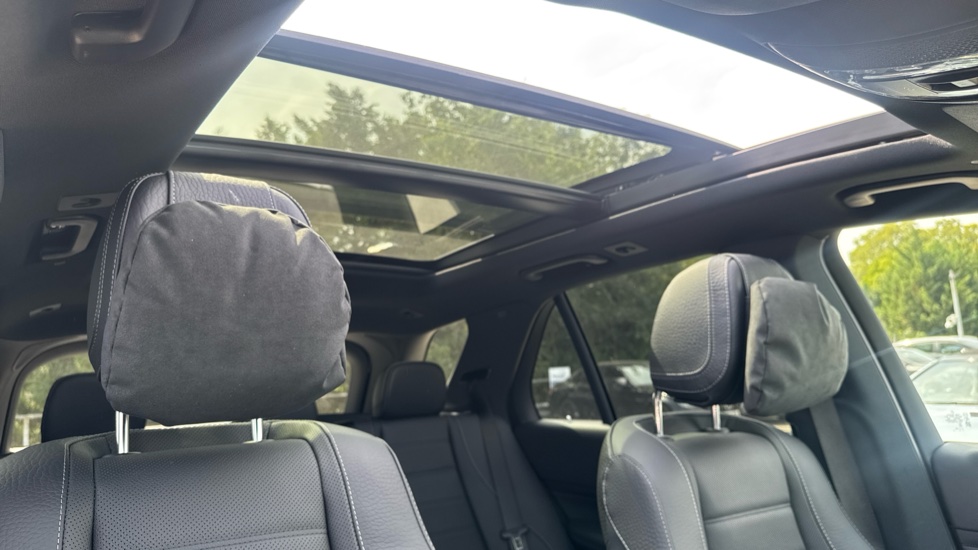 Mercedes-Benz GLE 400e 4Matic AMG Line Premium + 5dr 9G-Tronic Estate - Image 31