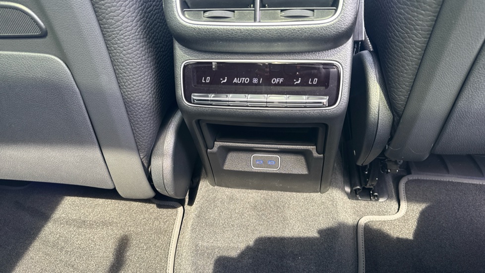 Mercedes-Benz GLE 400e 4Matic AMG Line Premium + 5dr 9G-Tronic Estate - Image 32