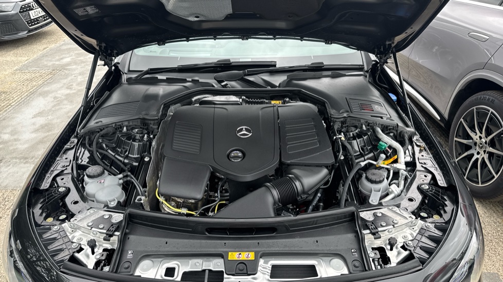 Mercedes-Benz Cle 300e Premier Edition 2dr 9G-Tronic Coupe - Image 8