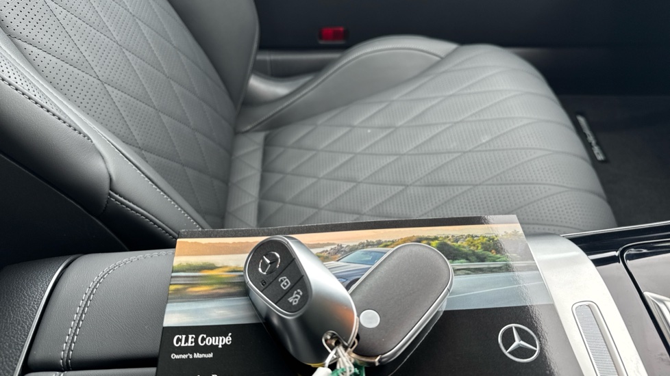 Mercedes-Benz Cle 300e Premier Edition 2dr 9G-Tronic Coupe - Image 19