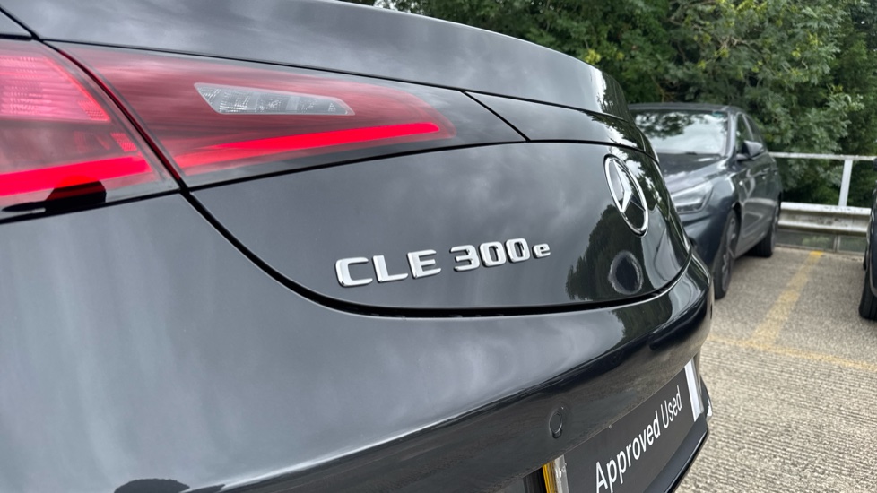 Mercedes-Benz Cle 300e Premier Edition 2dr 9G-Tronic Coupe - Image 23