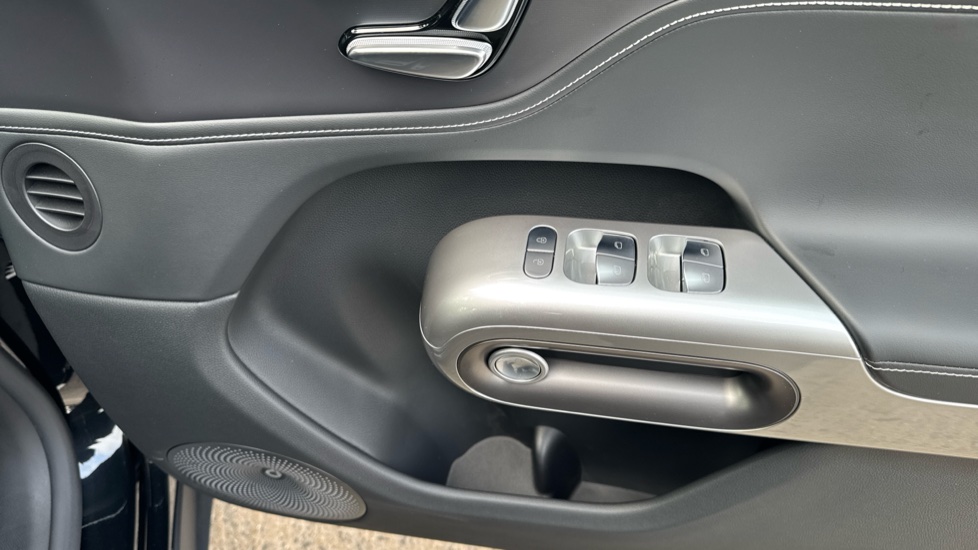 smart Hashtag 5 250kW Pro 76kWh 5dr Auto Electric Estate - Image 34