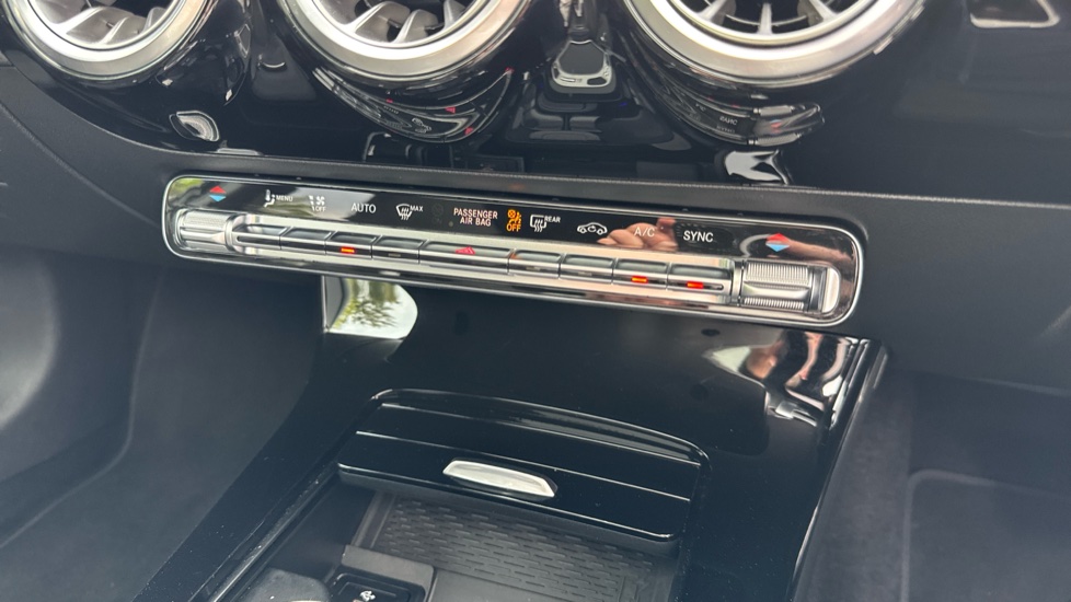 Mercedes-Benz A-Class A180 AMG Line Premium Plus 5dr Auto Petrol Hatchback - Image 40