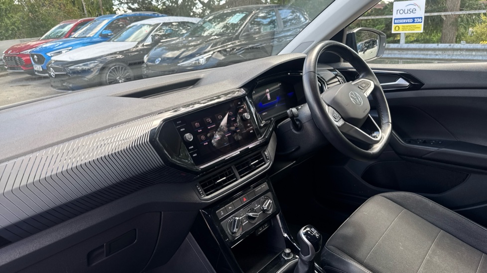 Volkswagen T-Cross 1.0 TSI 110 Black Edition 5dr Petrol Estate - Image 9