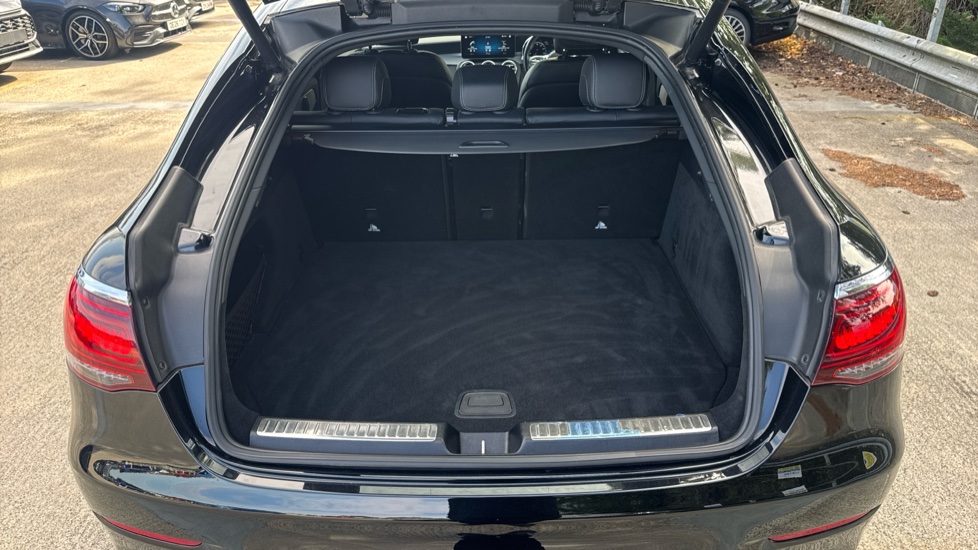 Mercedes-Benz GLC Coupe GLC 300d 4Matic AMG Line Premium 5dr 9G-Tronic Diesel Estate - Image 4
