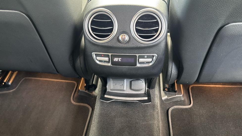 Mercedes-Benz GLC Coupe GLC 300d 4Matic AMG Line Premium 5dr 9G-Tronic Diesel Estate - Image 32