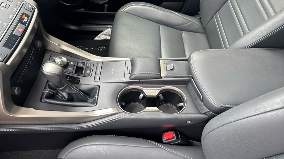 Lexus NX 300h 2.5 5dr CVT [8 Inch Nav] Hybrid Estate - Image 13