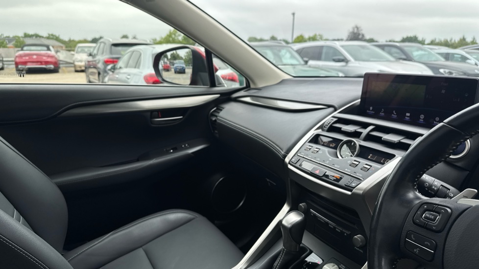 Lexus NX 300h 2.5 5dr CVT [8 Inch Nav] Hybrid Estate - Image 14