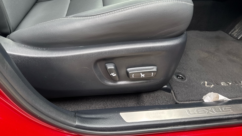 Lexus NX 300h 2.5 5dr CVT [8 Inch Nav] Hybrid Estate - Image 26