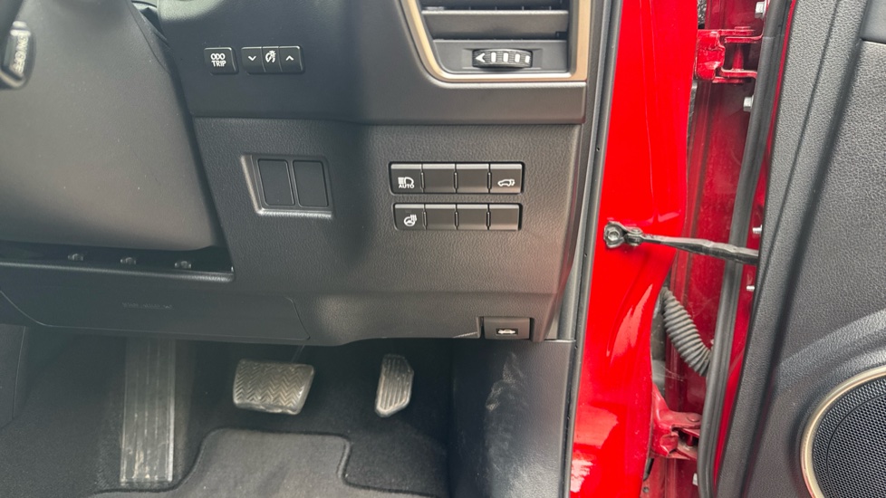 Lexus NX 300h 2.5 5dr CVT [8 Inch Nav] Hybrid Estate - Image 27