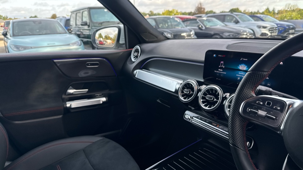Mercedes-Benz GLB 200 AMG Line Premium 5dr 7G-Tronic Petrol Estate - Image 14