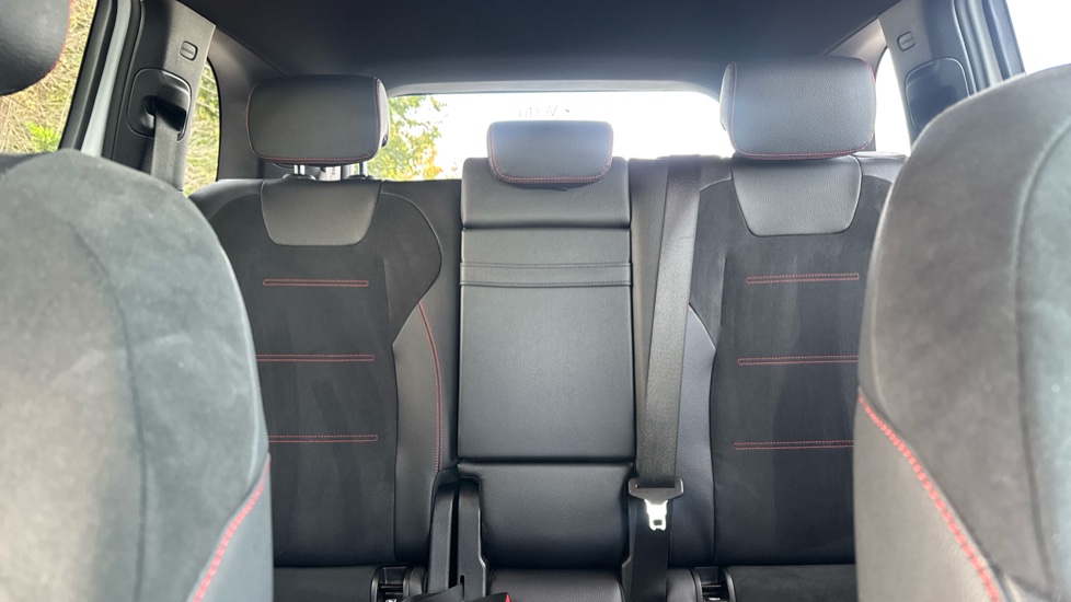 Mercedes-Benz GLB 200 AMG Line Premium 5dr 7G-Tronic Petrol Estate - Image 15