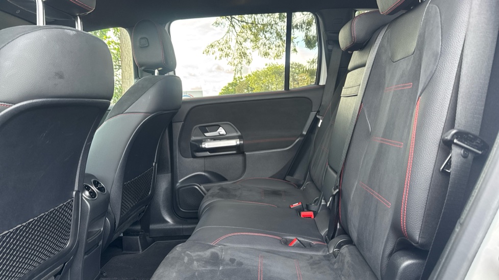 Mercedes-Benz GLB 200 AMG Line Premium 5dr 7G-Tronic Petrol Estate - Image 16