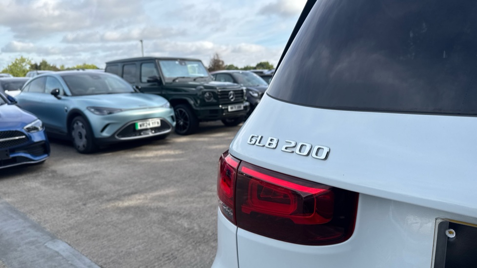Mercedes-Benz GLB 200 AMG Line Premium 5dr 7G-Tronic Petrol Estate - Image 21