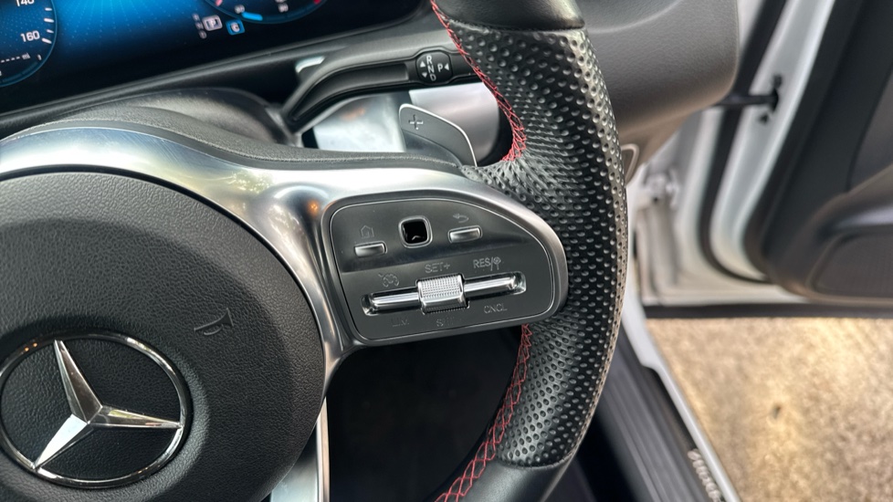 Mercedes-Benz GLB 200 AMG Line Premium 5dr 7G-Tronic Petrol Estate - Image 29
